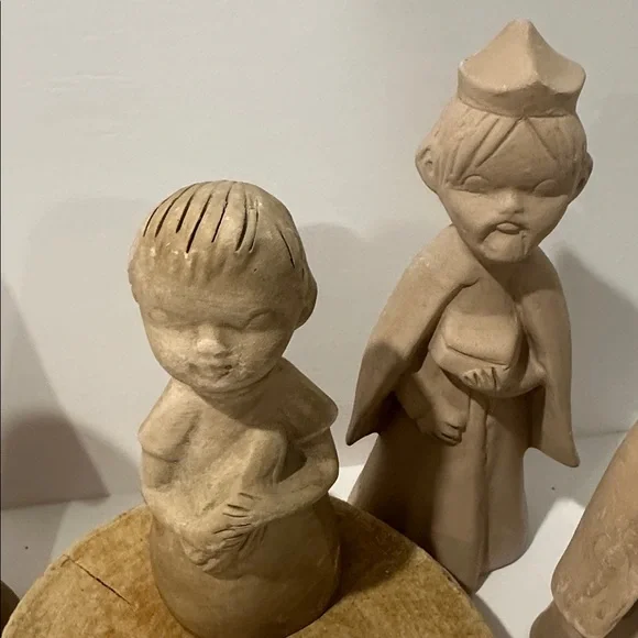 Handcrafted Nativity Scene Figurines - Picture 3 of 6